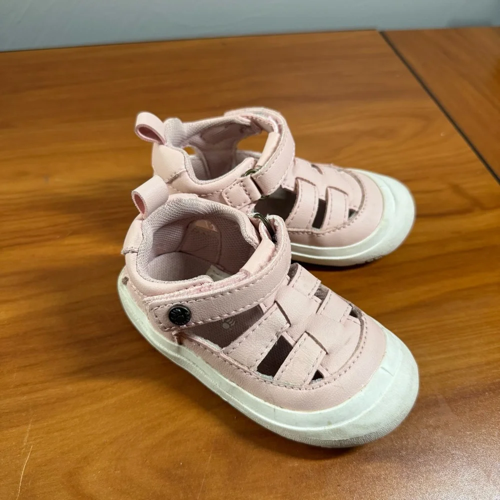 BearPaw Girls Pink Strappy Shoe Sandal Closed Toe Light Pink Comfort‎ T5